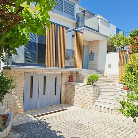 Sunny House * זמברטיה